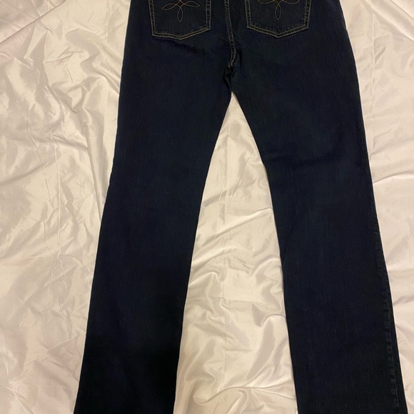 EUC Chaps denim jeans. Size 8. - Picture 4 of 8
